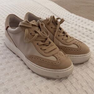 Johnston & Murphy Women's Beige and Off-White Sneakers